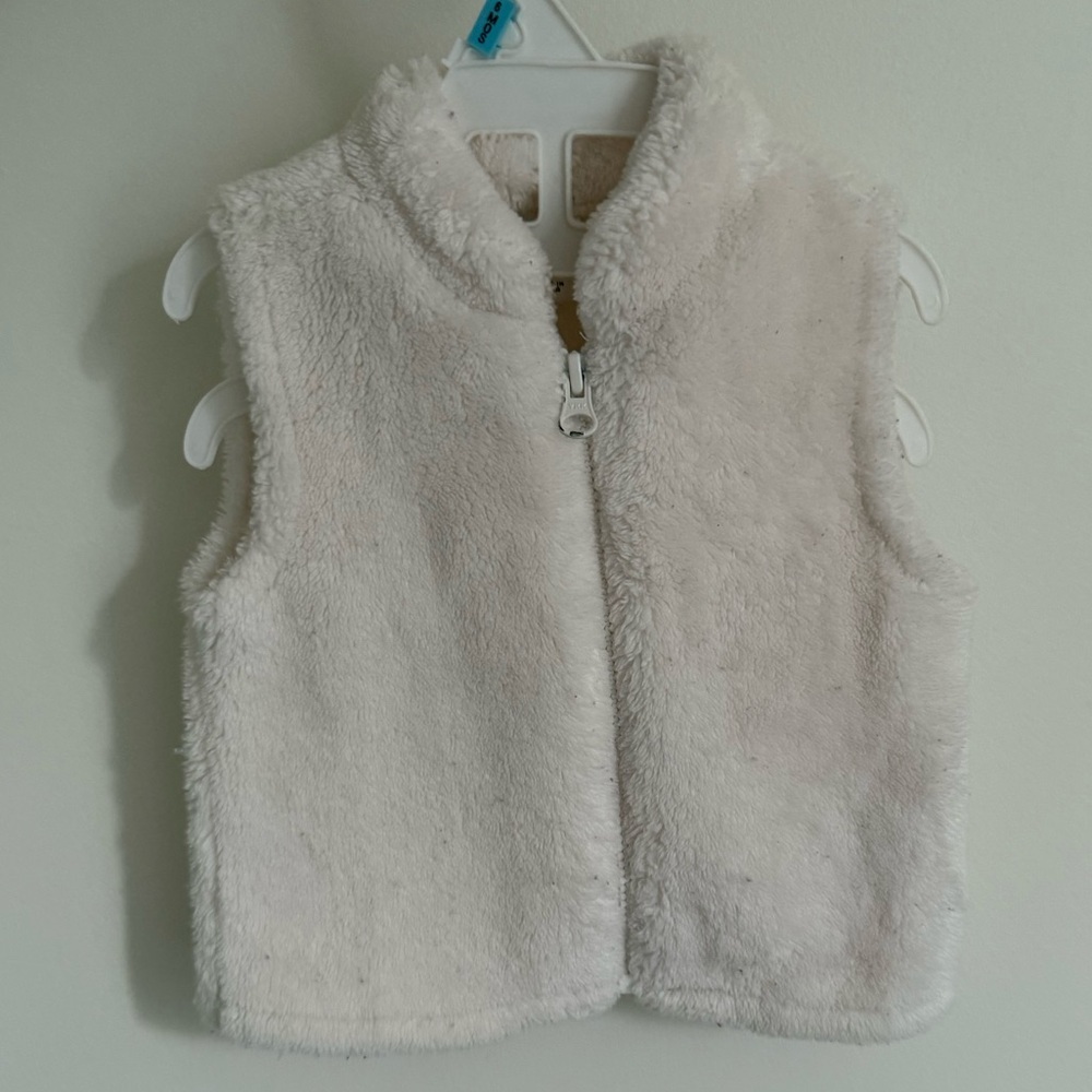 Old Navy Furry White Vest Size 6-12 M Baby Girl Warm Cozy Holiday Gift